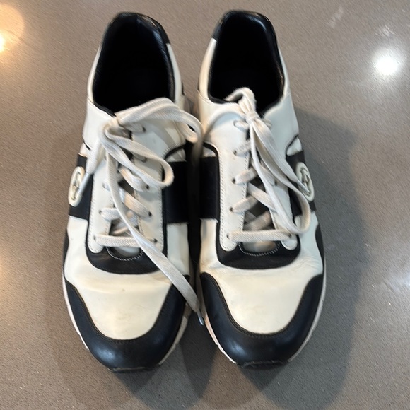 Gucci Black and White Women's Sneakers - Picture 2 of 4